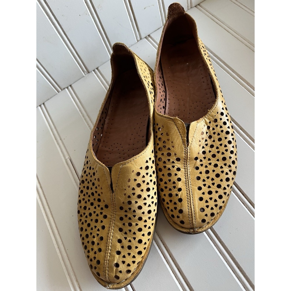 Ethan Valdez Madrid Mustard Leather Cutout Flats Women's EU 39 Slip On